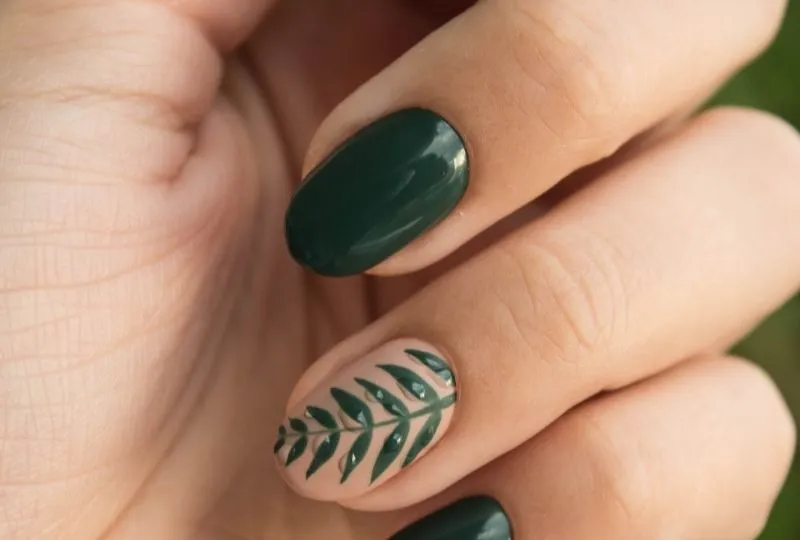 Esmaltes que tratam as unhas enquanto colorem